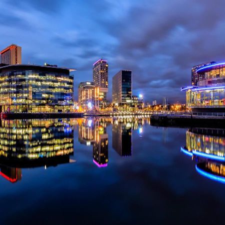 Hallsphere - Stunning Apartment Salford Quays Манчестър Екстериор снимка