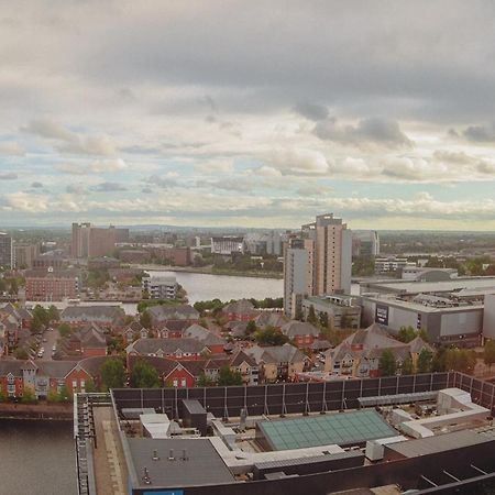Hallsphere - Stunning Apartment Salford Quays Манчестър Екстериор снимка