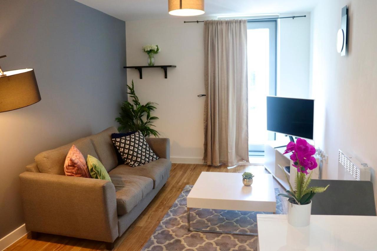 Hallsphere - Stunning Apartment Salford Quays Манчестър Екстериор снимка