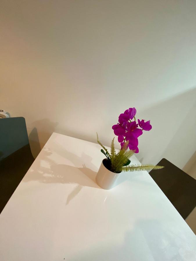 Hallsphere - Stunning Apartment Salford Quays Манчестър Екстериор снимка
