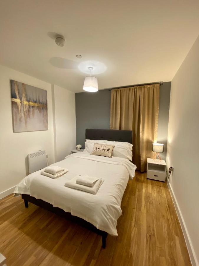 Hallsphere - Stunning Apartment Salford Quays Манчестър Екстериор снимка