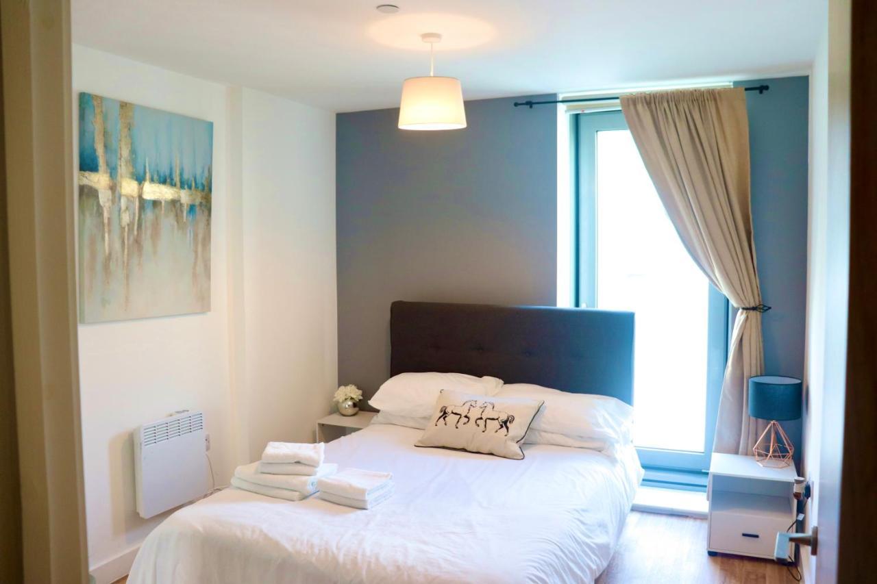 Hallsphere - Stunning Apartment Salford Quays Манчестър Екстериор снимка
