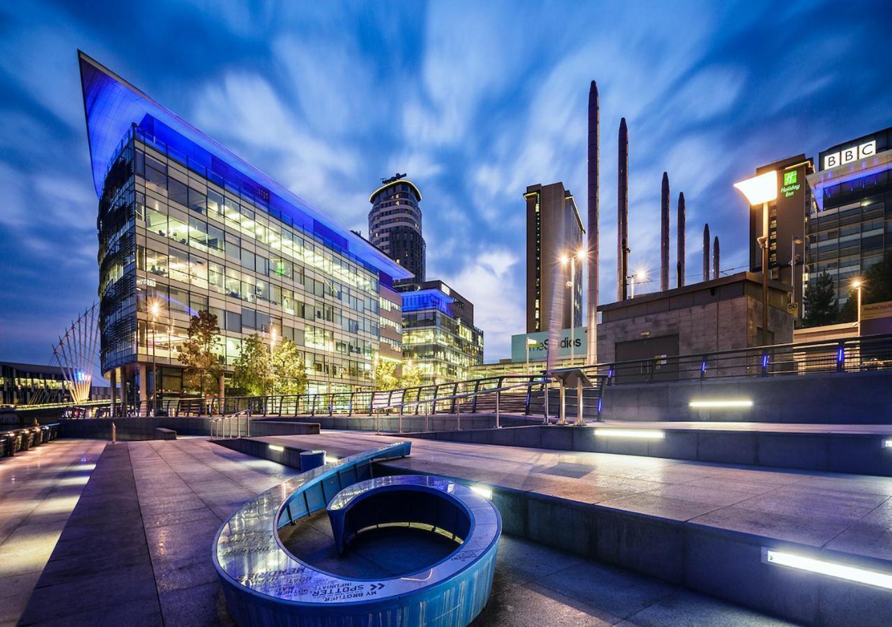 Hallsphere - Stunning Apartment Salford Quays Манчестър Екстериор снимка