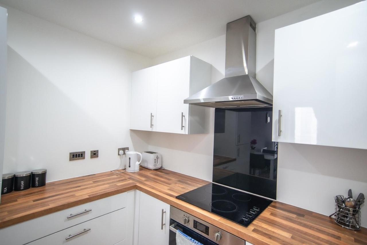 Hallsphere - Stunning Apartment Salford Quays Манчестър Екстериор снимка