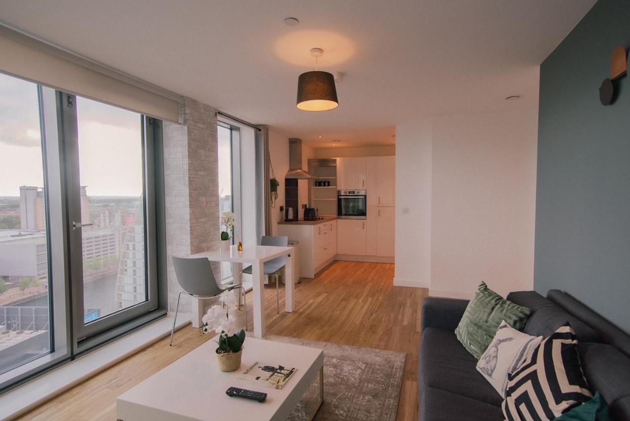 Hallsphere - Stunning Apartment Salford Quays Манчестър Екстериор снимка