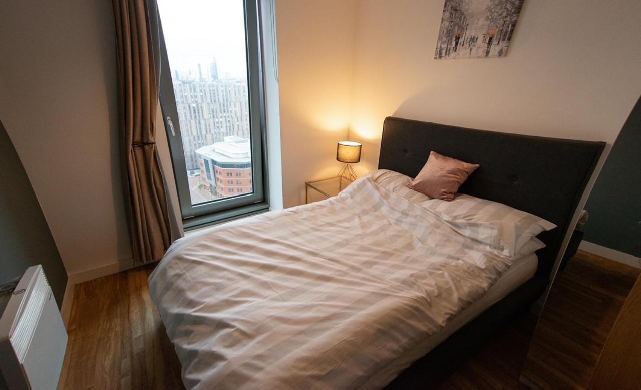 Hallsphere - Stunning Apartment Salford Quays Манчестър Екстериор снимка