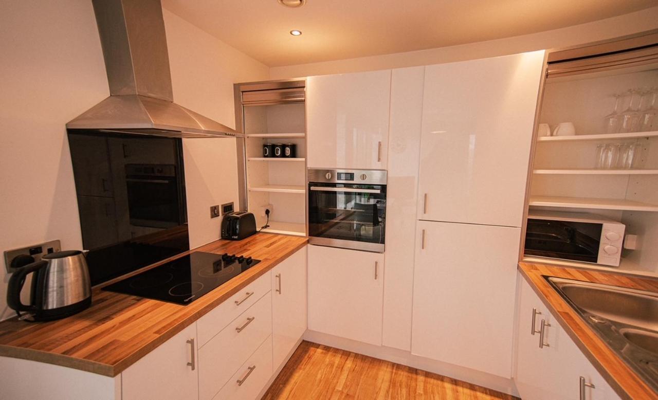 Hallsphere - Stunning Apartment Salford Quays Манчестър Екстериор снимка