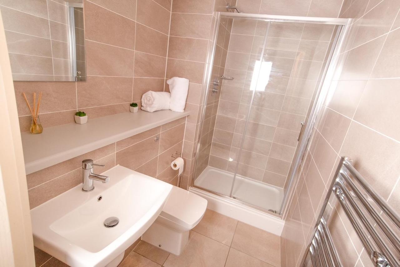 Hallsphere - Stunning Apartment Salford Quays Манчестър Екстериор снимка