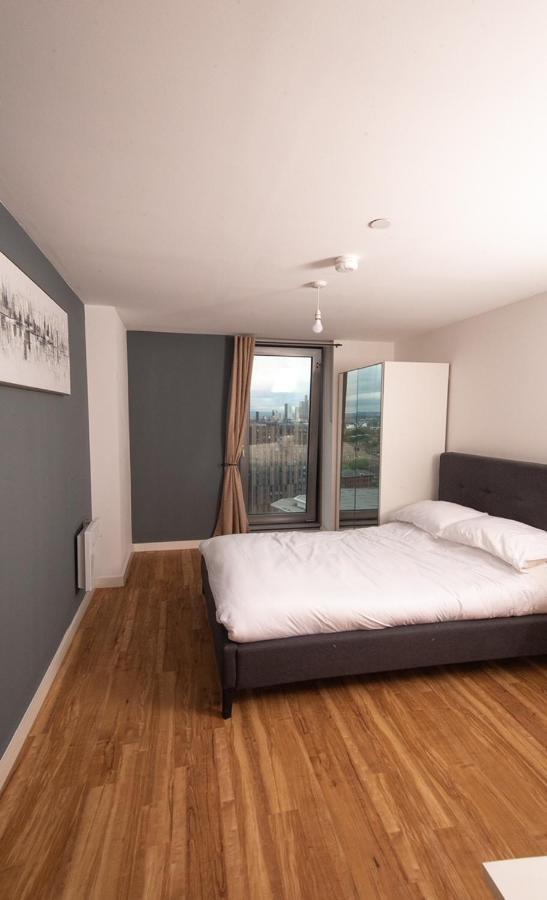 Hallsphere - Stunning Apartment Salford Quays Манчестър Екстериор снимка